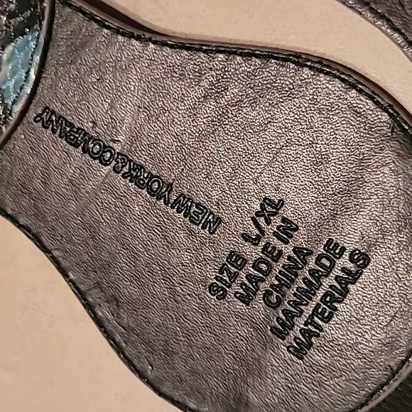 Free with any bundle! NY & Co. Wide stretch belt blue repitle print - Picture 5 of 11